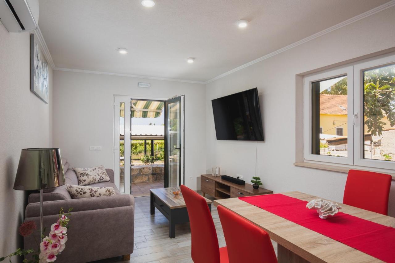 Apartment Pod Nespolom Трстено Екстер'єр фото